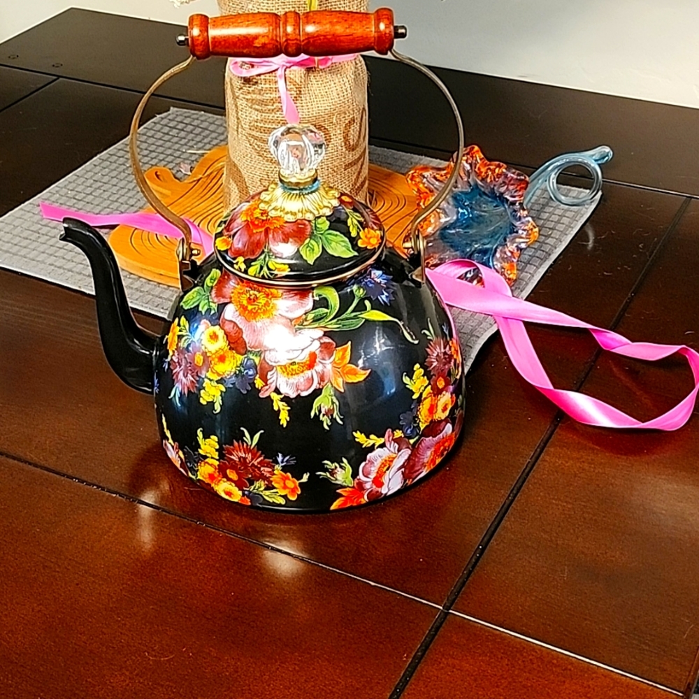 Flower Market 3 Quart Tea Kettle - Black